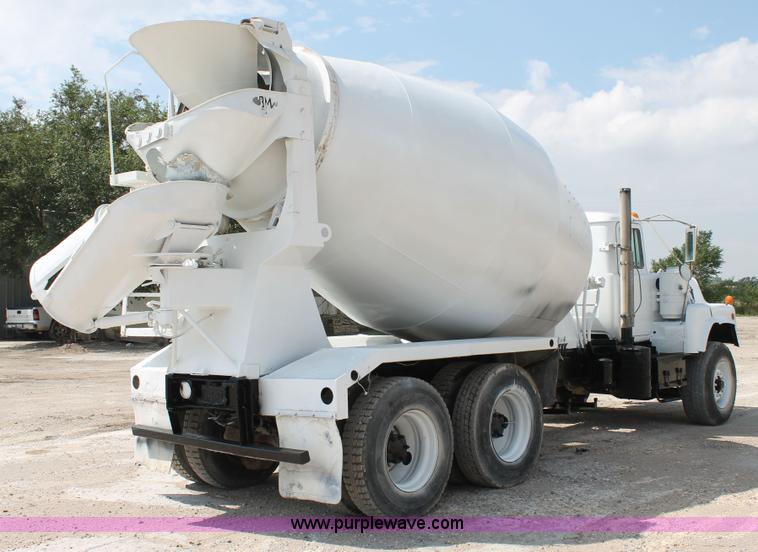 image for item H1697 1997 Mack DM690S mixer truck