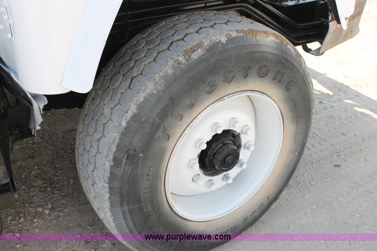 image for item H1697 1997 Mack DM690S mixer truck