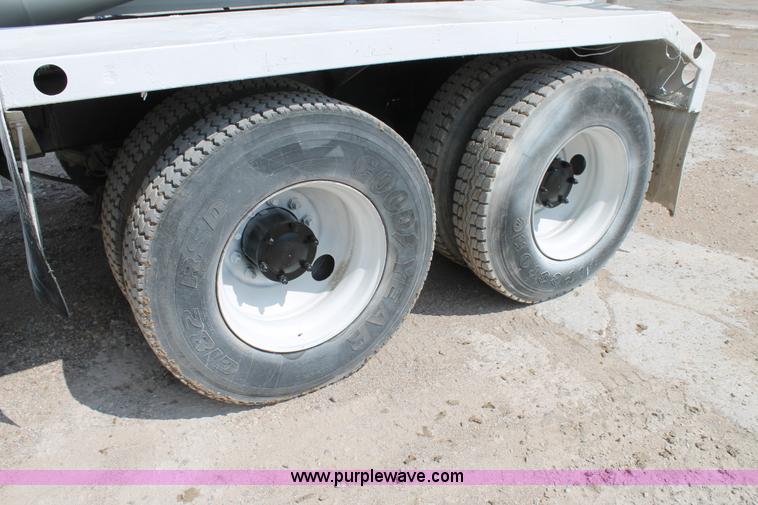 image for item H1697 1997 Mack DM690S mixer truck