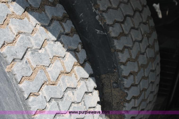 image for item H1697 1997 Mack DM690S mixer truck