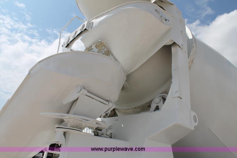 image for item H1697 1997 Mack DM690S mixer truck