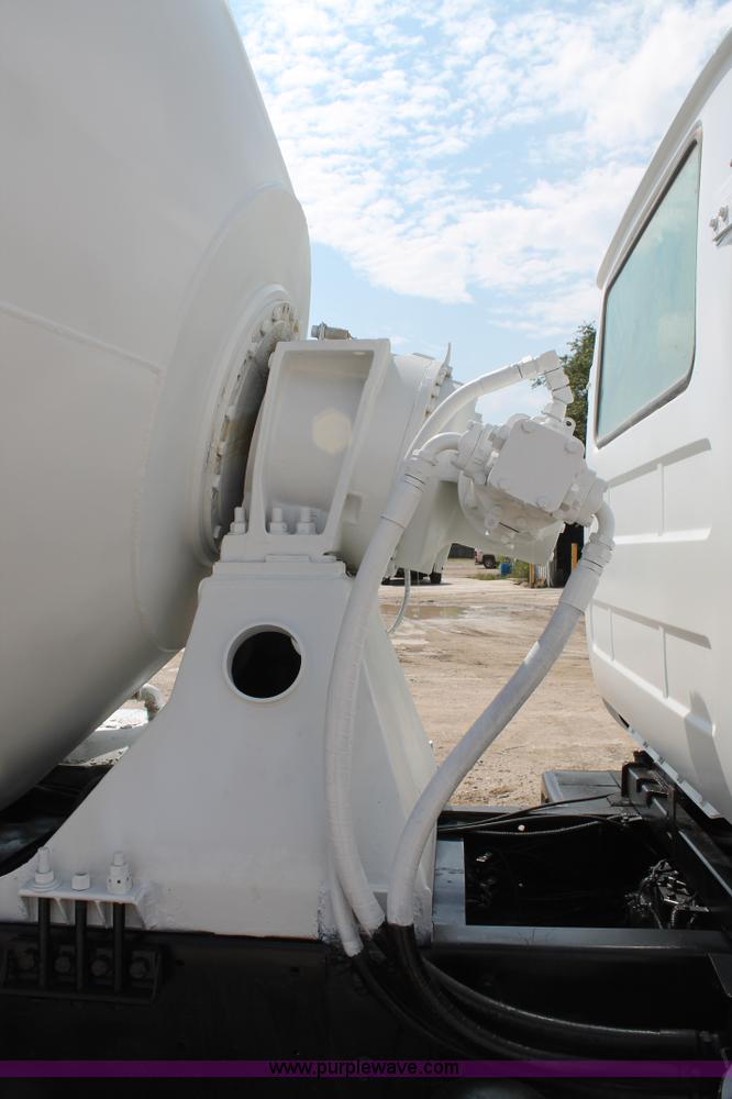 image for item H1697 1997 Mack DM690S mixer truck