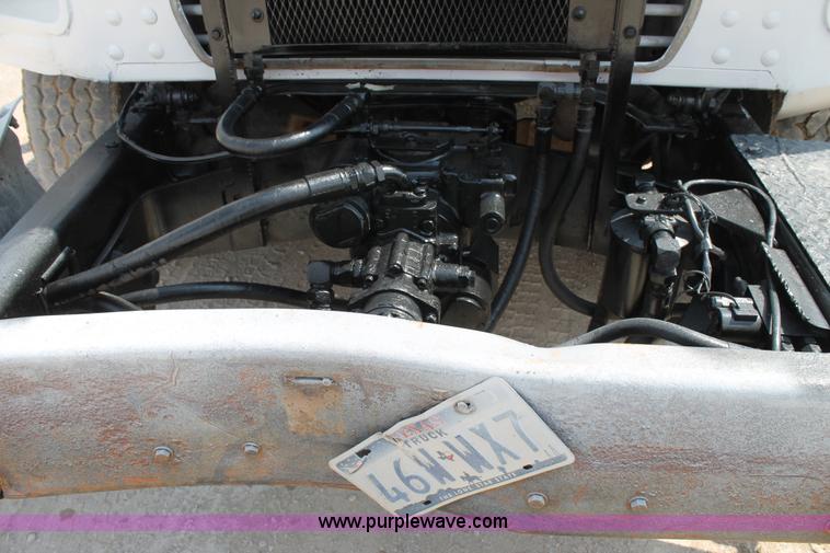 image for item H1697 1997 Mack DM690S mixer truck