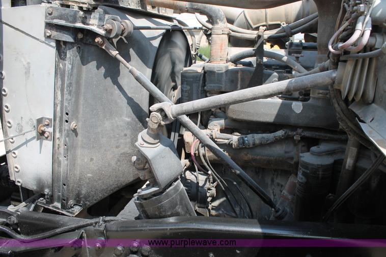 image for item H1697 1997 Mack DM690S mixer truck