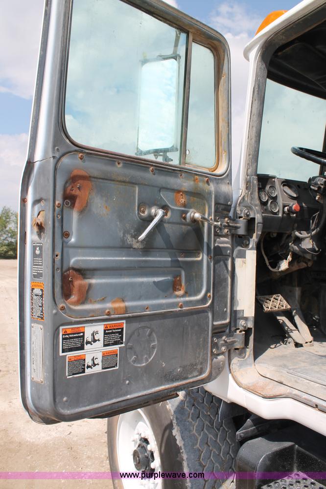 image for item H1697 1997 Mack DM690S mixer truck