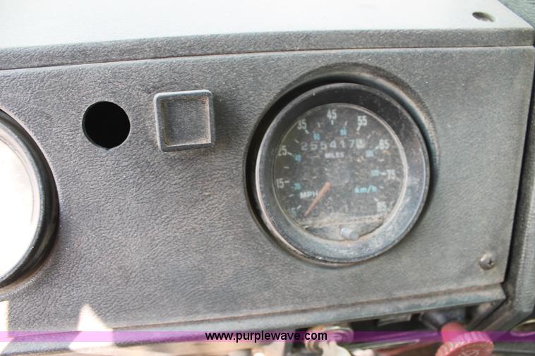 image for item H1697 1997 Mack DM690S mixer truck