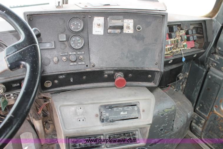 image for item H1697 1997 Mack DM690S mixer truck