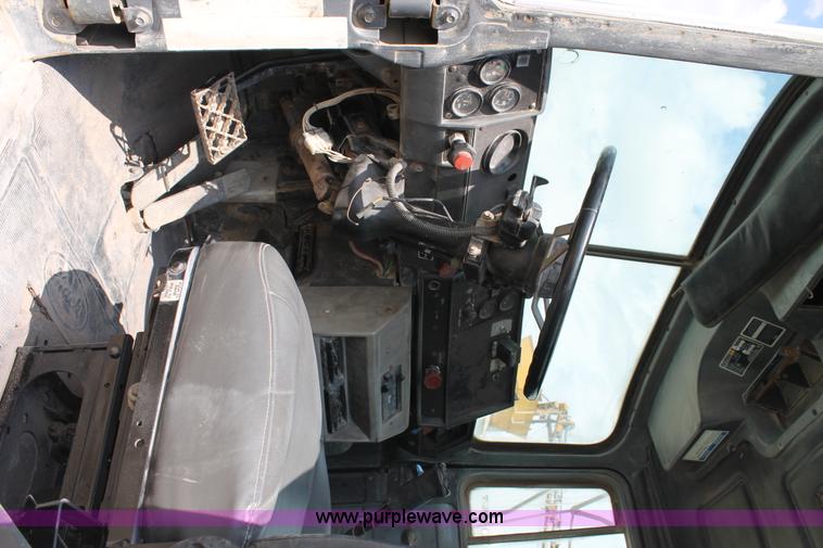 image for item H1697 1997 Mack DM690S mixer truck