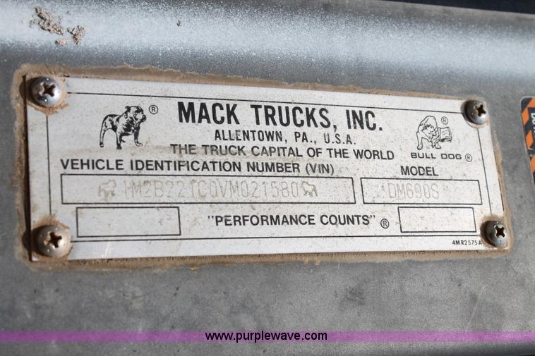 image for item H1697 1997 Mack DM690S mixer truck