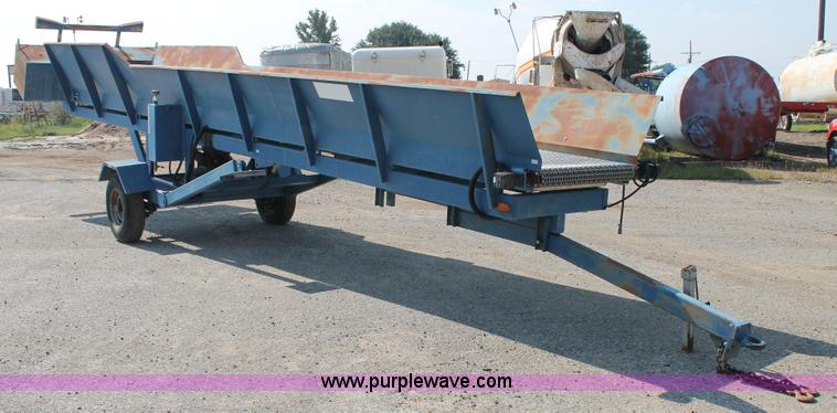image for item H1698 30' x 36" steel mesh mobile conveyor