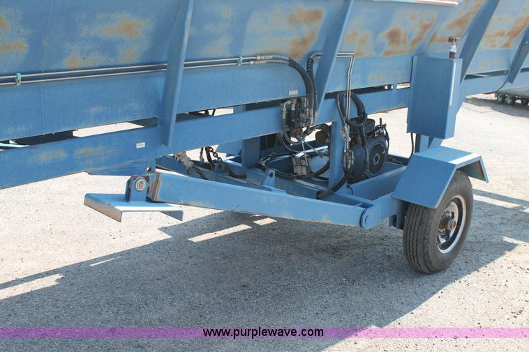 image for item H1698 30' x 36" steel mesh mobile conveyor