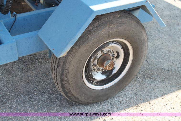 image for item H1698 30' x 36" steel mesh mobile conveyor