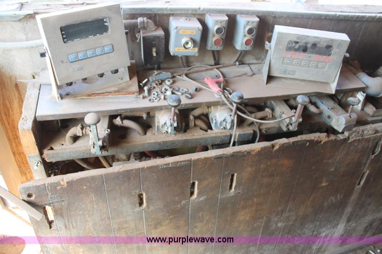 image for item H1699 Stephens Manufacturing mobile batch plant