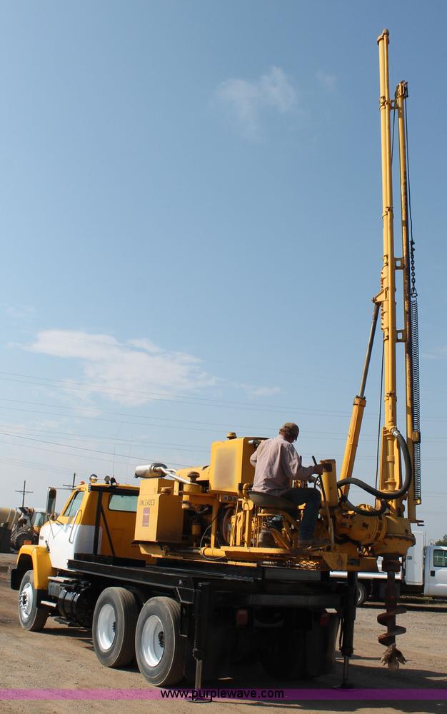 image for item H1700 1988 GMC Brigadier digger derrick truck