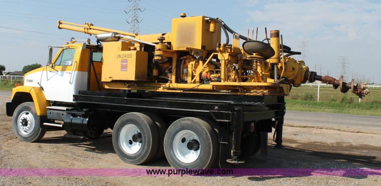 image for item H1700 1988 GMC Brigadier digger derrick truck