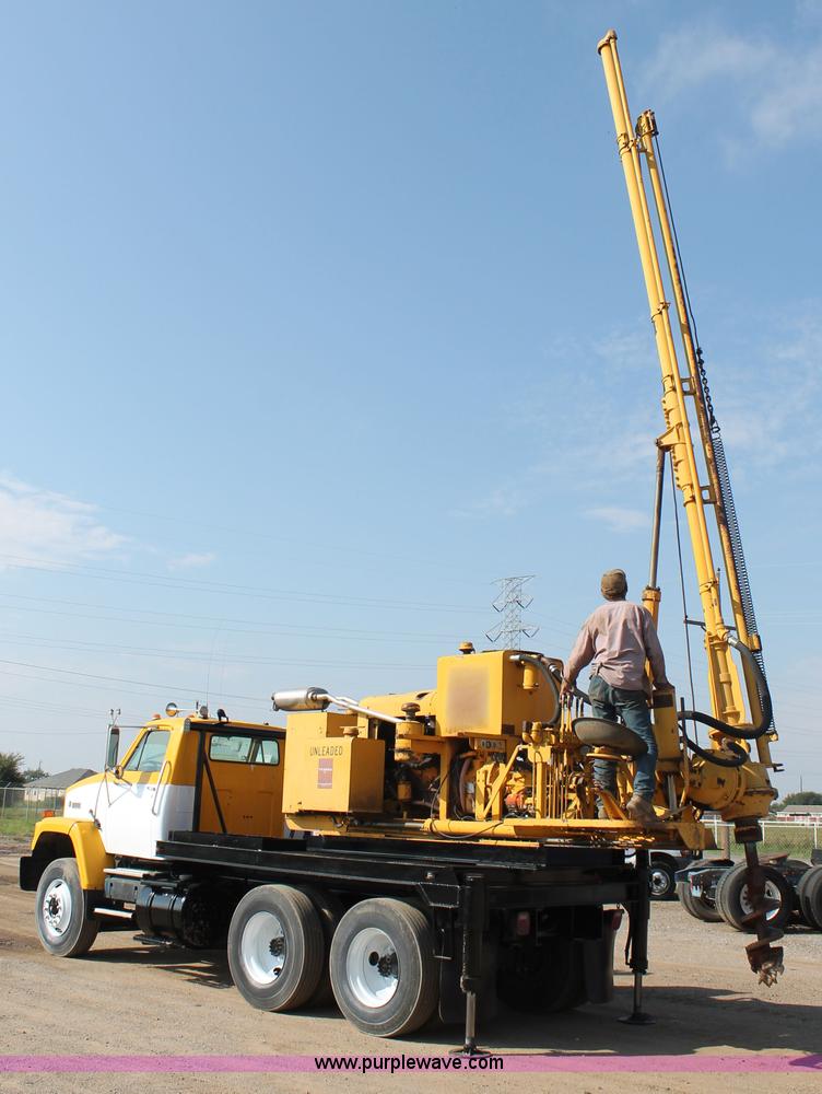 image for item H1700 1988 GMC Brigadier digger derrick truck