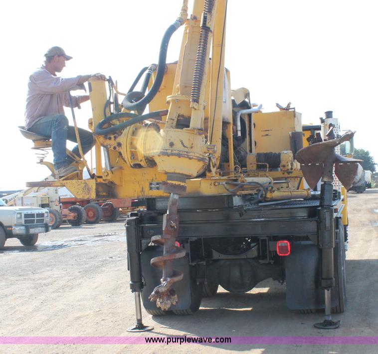 image for item H1700 1988 GMC Brigadier digger derrick truck