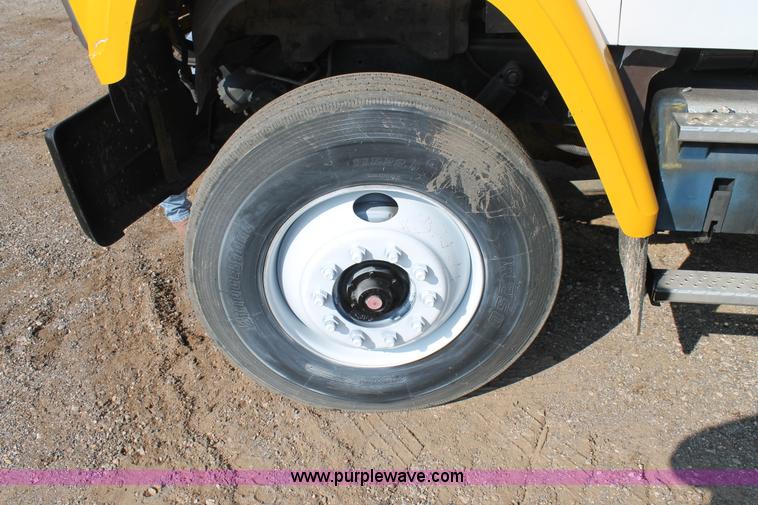 image for item H1700 1988 GMC Brigadier digger derrick truck