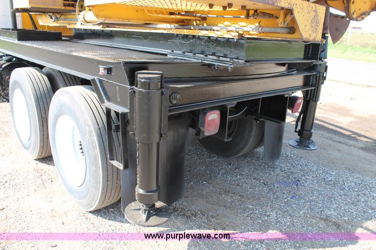 image for item H1700 1988 GMC Brigadier digger derrick truck