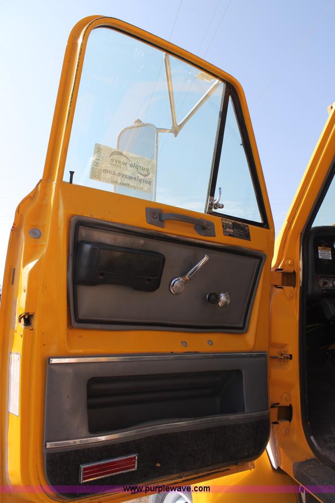 image for item H1700 1988 GMC Brigadier digger derrick truck