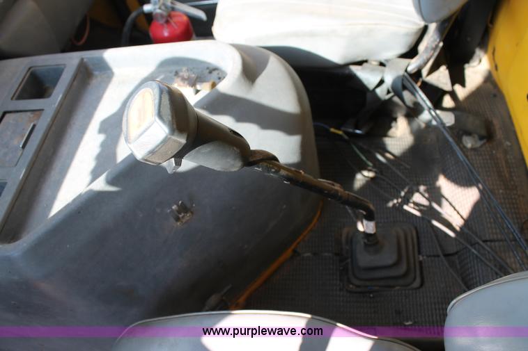 image for item H1700 1988 GMC Brigadier digger derrick truck