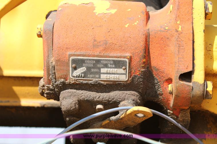 image for item H1700 1988 GMC Brigadier digger derrick truck