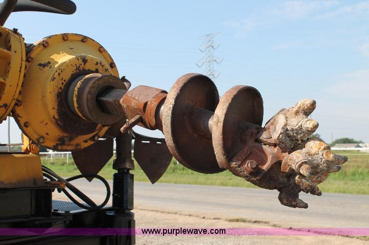 image for item H1700 1988 GMC Brigadier digger derrick truck