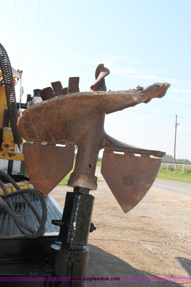 image for item H1700 1988 GMC Brigadier digger derrick truck