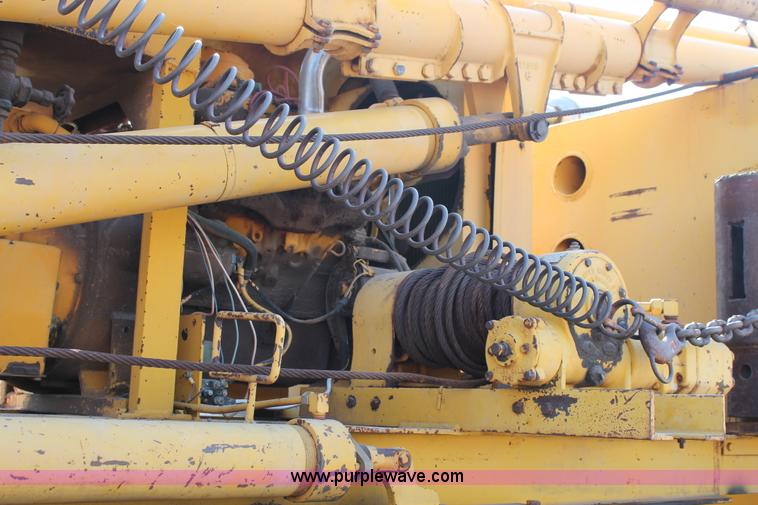 image for item H1700 1988 GMC Brigadier digger derrick truck