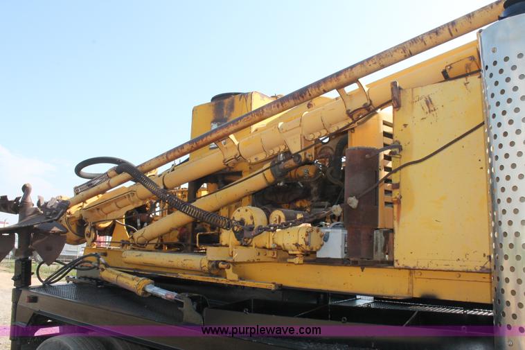 image for item H1700 1988 GMC Brigadier digger derrick truck