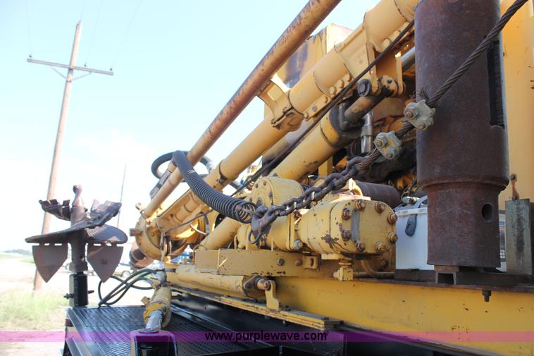 image for item H1700 1988 GMC Brigadier digger derrick truck