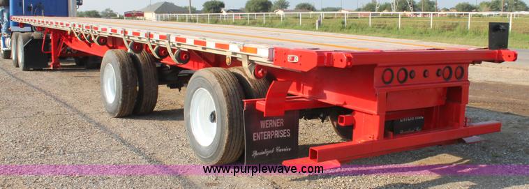 image for item H1701 1999 Wabash flatbed trailer