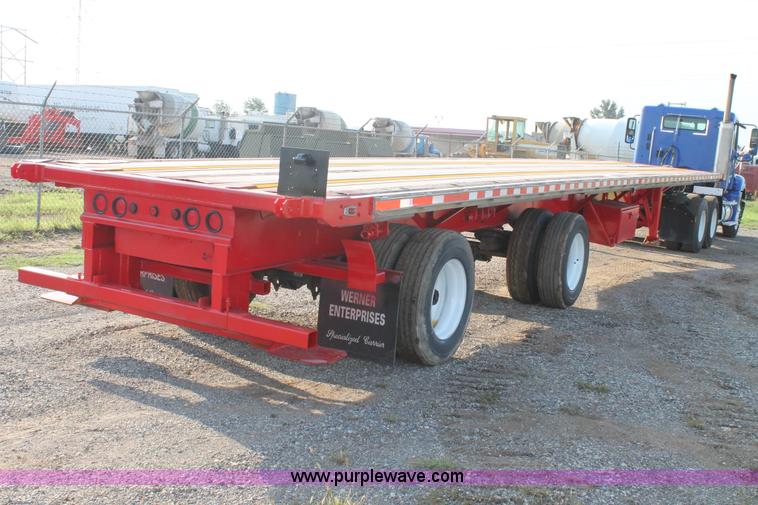 image for item H1701 1999 Wabash flatbed trailer