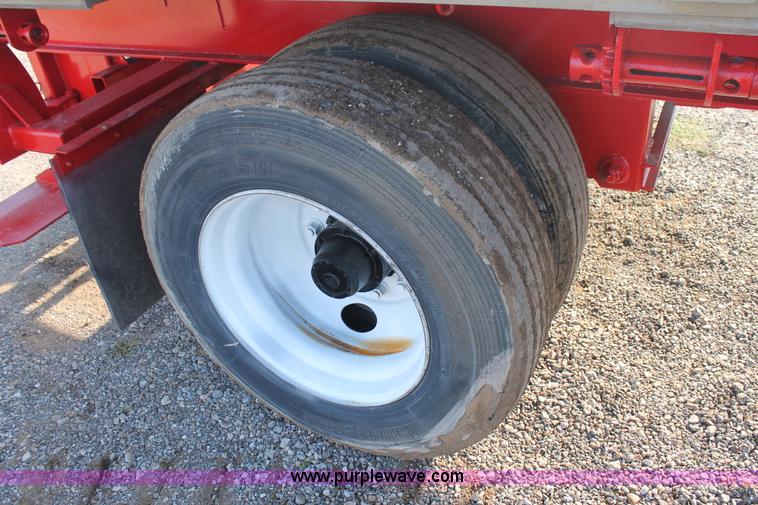 image for item H1701 1999 Wabash flatbed trailer