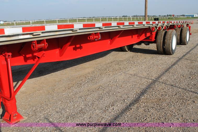 image for item H1701 1999 Wabash flatbed trailer