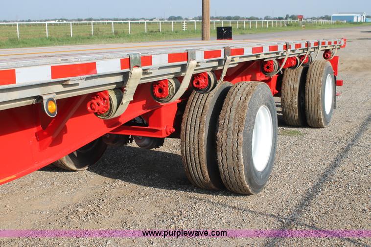 image for item H1701 1999 Wabash flatbed trailer
