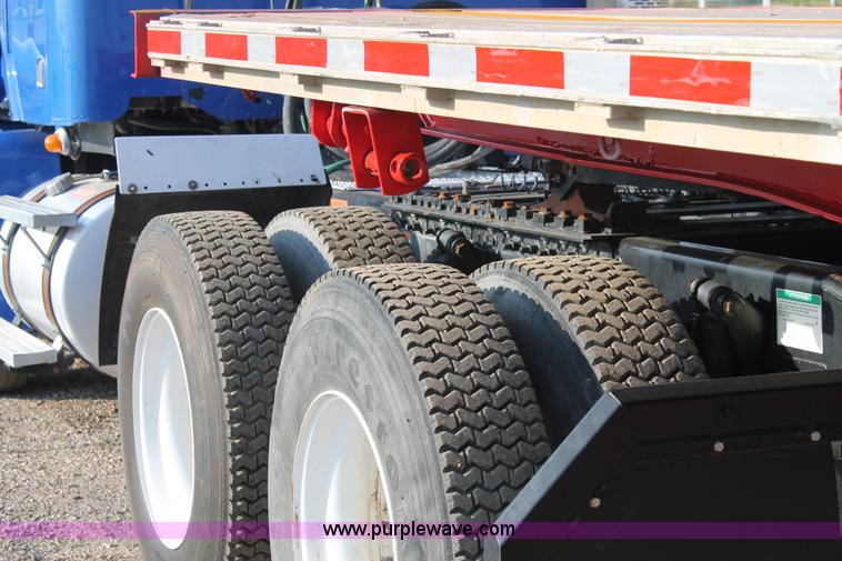 image for item H1701 1999 Wabash flatbed trailer