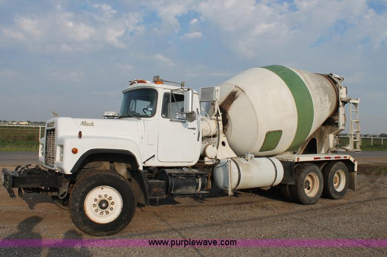 image for item H1703 1989 Mack RD690S mixer truck