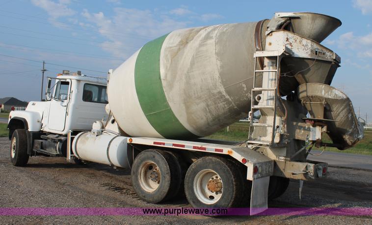 image for item H1703 1989 Mack RD690S mixer truck