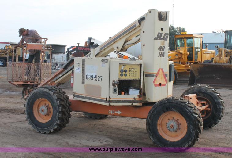 image for item H1704 1993 JLG 40HA boom lift
