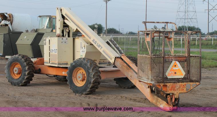 image for item H1704 1993 JLG 40HA boom lift
