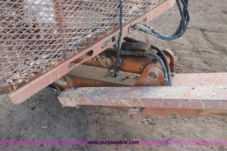 image for item H1704 1993 JLG 40HA boom lift