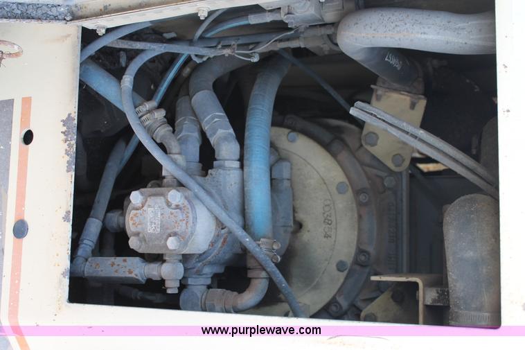 image for item H1704 1993 JLG 40HA boom lift