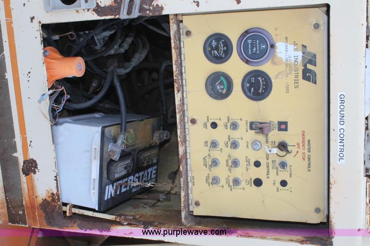 image for item H1704 1993 JLG 40HA boom lift