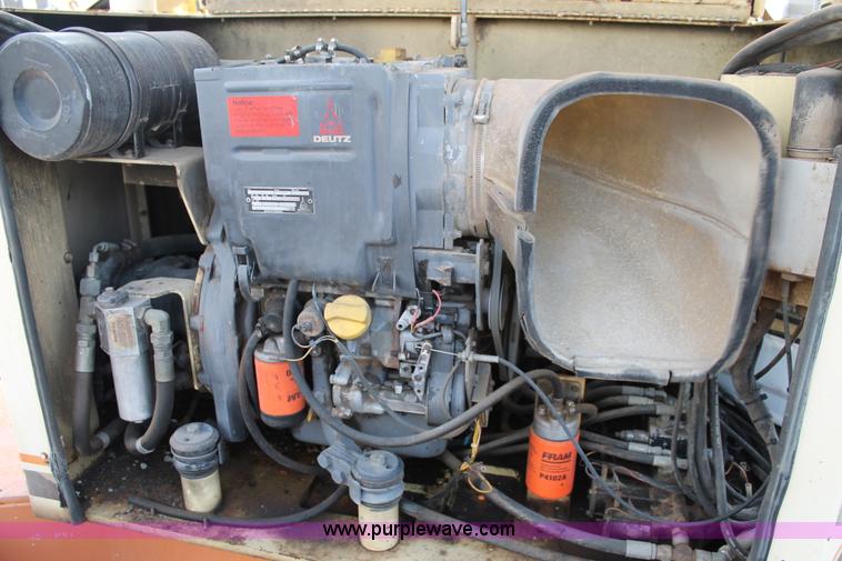 image for item H1704 1993 JLG 40HA boom lift