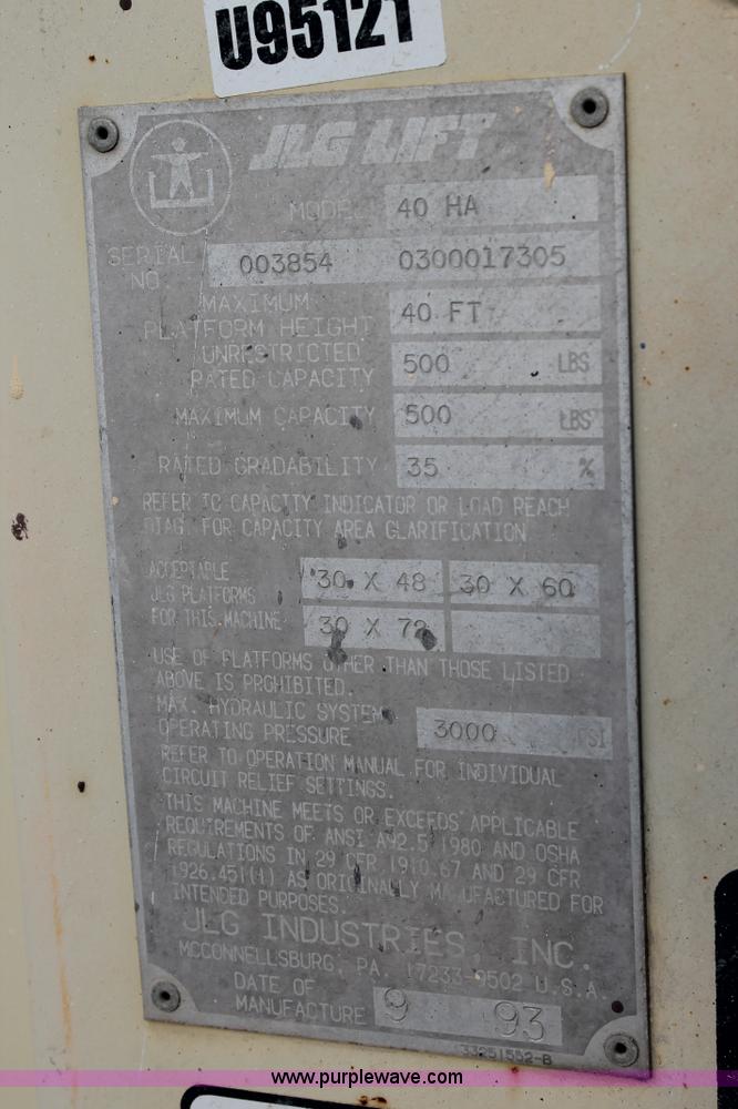 image for item H1704 1993 JLG 40HA boom lift