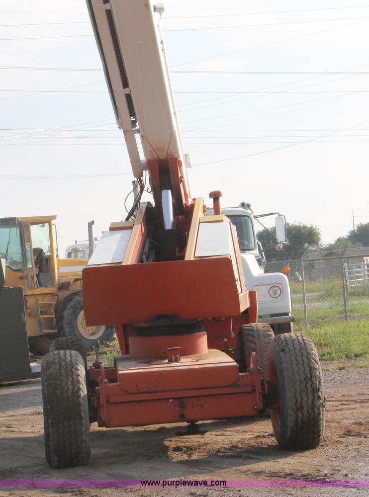 image for item H1705 1990 Snorkel A80R boom lift