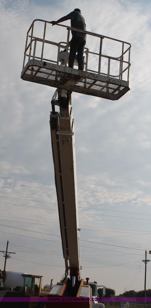 image for item H1705 1990 Snorkel A80R boom lift