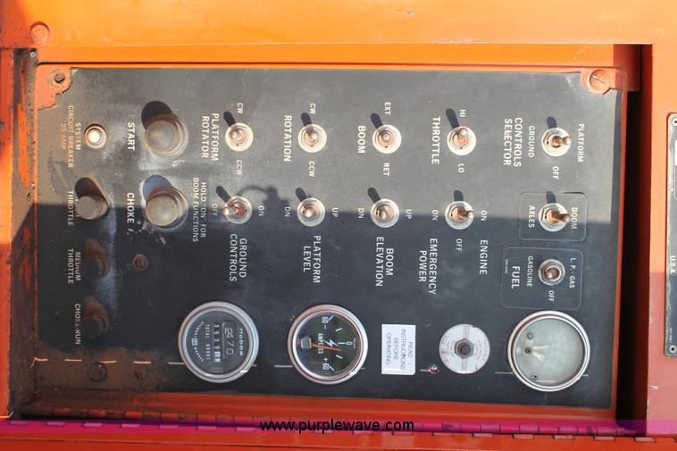 image for item H1705 1990 Snorkel A80R boom lift