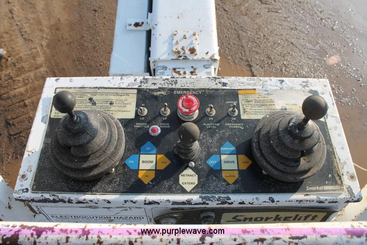 image for item H1705 1990 Snorkel A80R boom lift